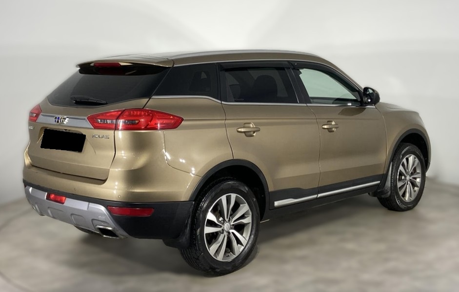 Geely Atlas после диагностики в автотехцентре