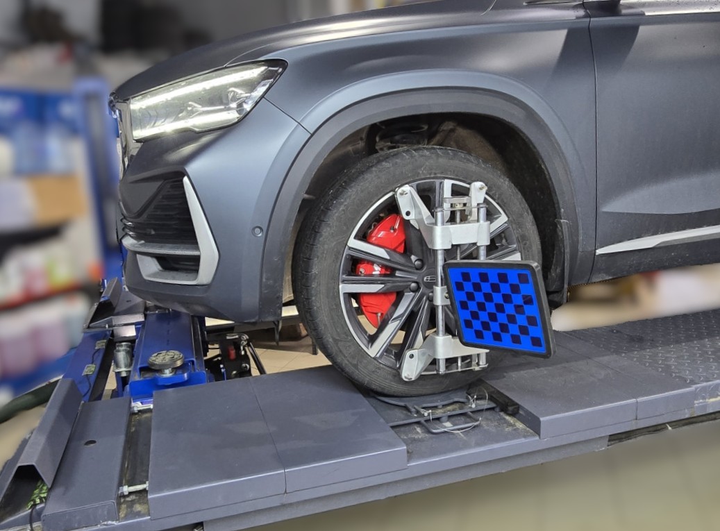 Сход-развал Geely Monjaro