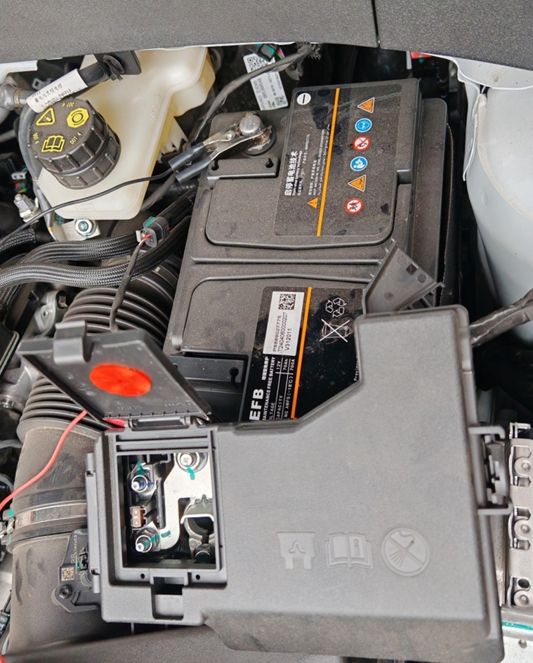 Замена аккумулятора Geely Atlas