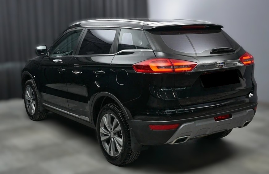 Geely Atlas после замены амортизаторов в автотехцентре