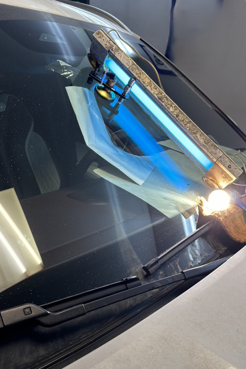 Замена лобового стекла Geely Monjaro