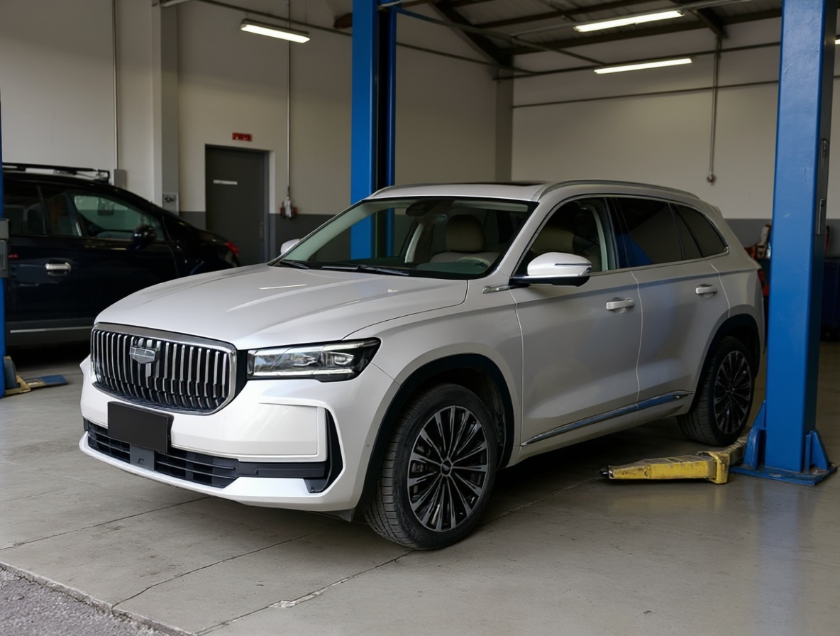 Geely Monjaro готовится к замене масла в двигателе в автотехцентре