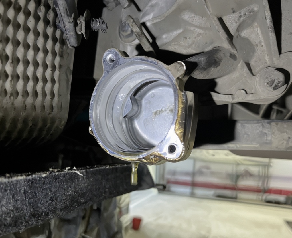 Замена масла в муфте Халдекс Geely Monjaro