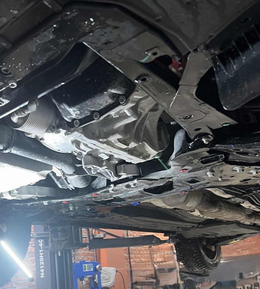 Замена масла в раздатке Geely Monjaro