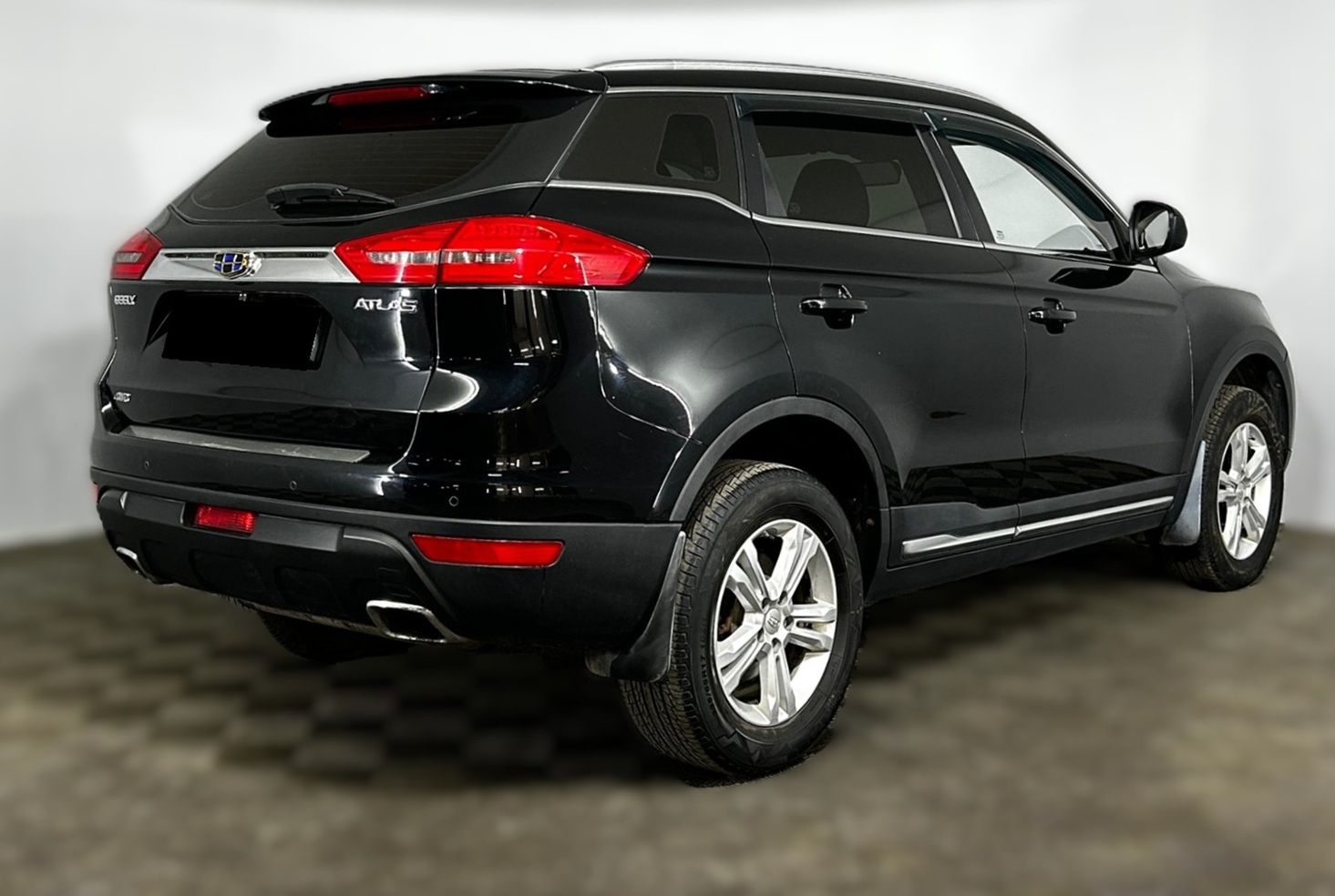 Geely Atlas после замены опорных подшипников в автотехцентре