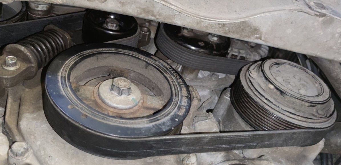 Замена ремня генератора Geely Atlas