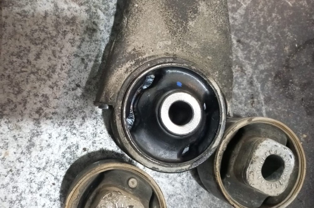 Замена сайлентблоков рычага Geely Atlas