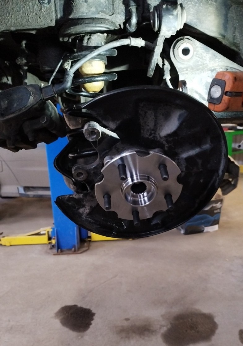 Замена ступицы Geely Atlas