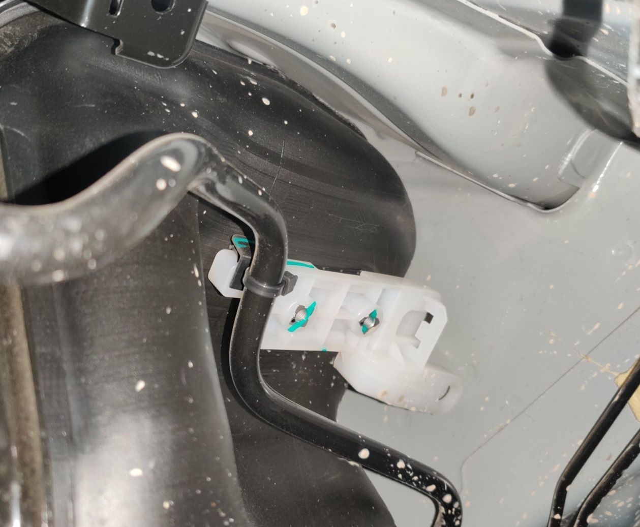 Замена топливного фильтра Geely Monjaro