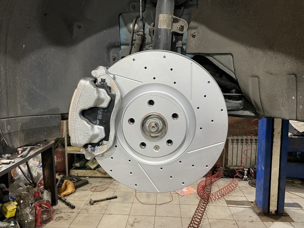 Замена тормозных дисков Geely Monjaro