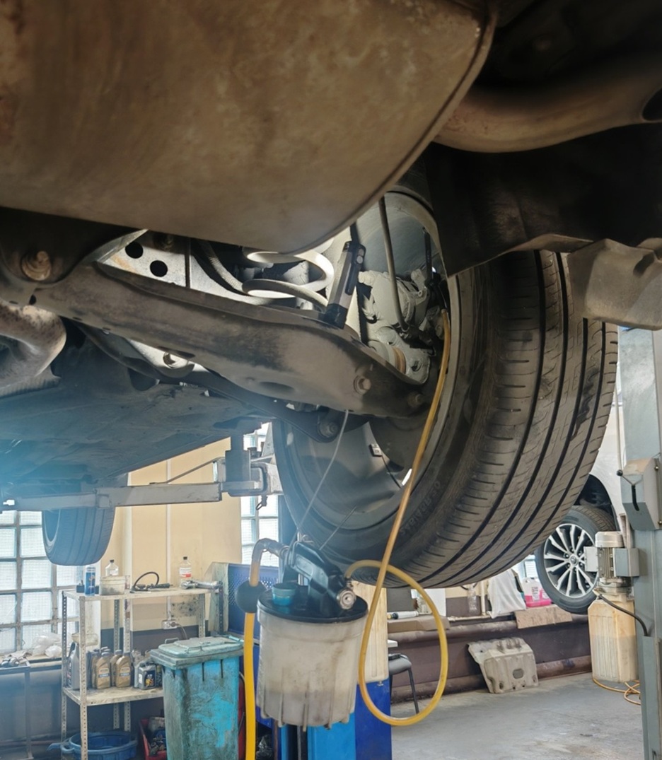 Замена тормозной жидкости Geely Monjaro