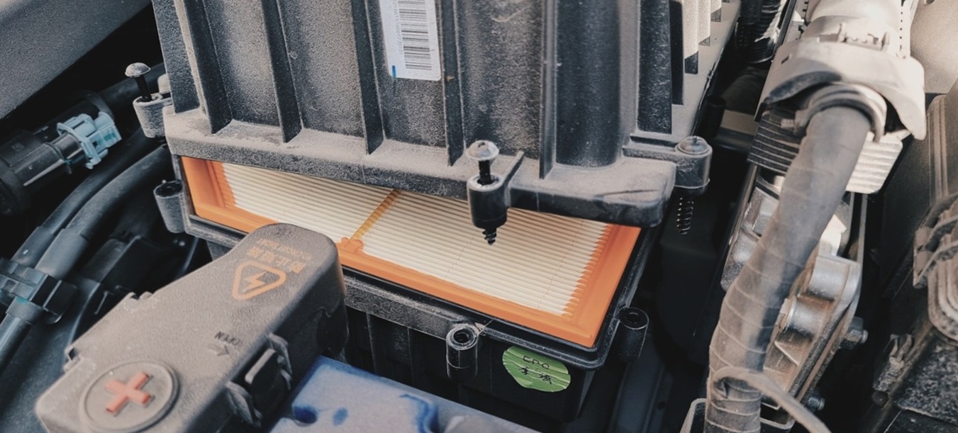 Замена воздушного фильтра Geely Atlas
