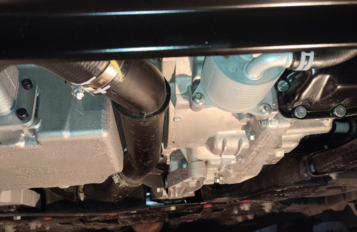Подготовка к замене заднего сальника коленвала Geely Monjaro