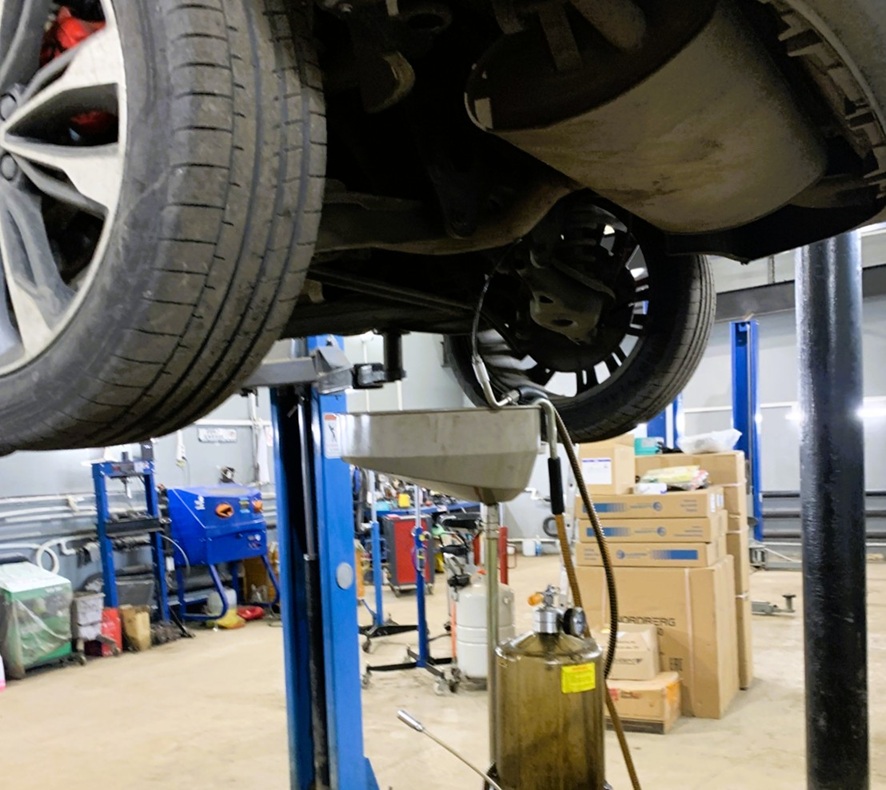 Замена масла в редукторе Geely Tugella