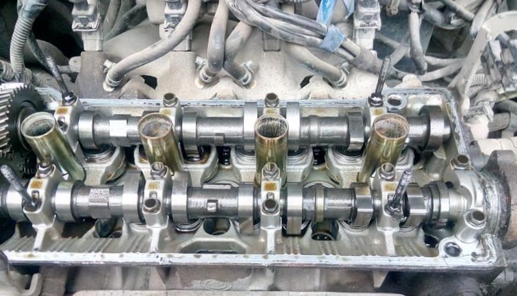 Замена прокладки клапанной крышки Джили