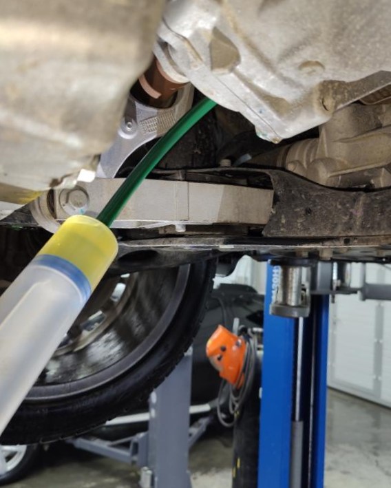 замена масла в раздатке джили