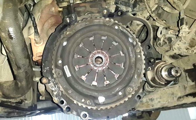 замена сцепления джили