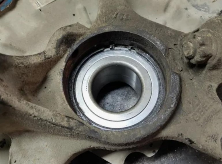 Замена ступичного подшипника Джили