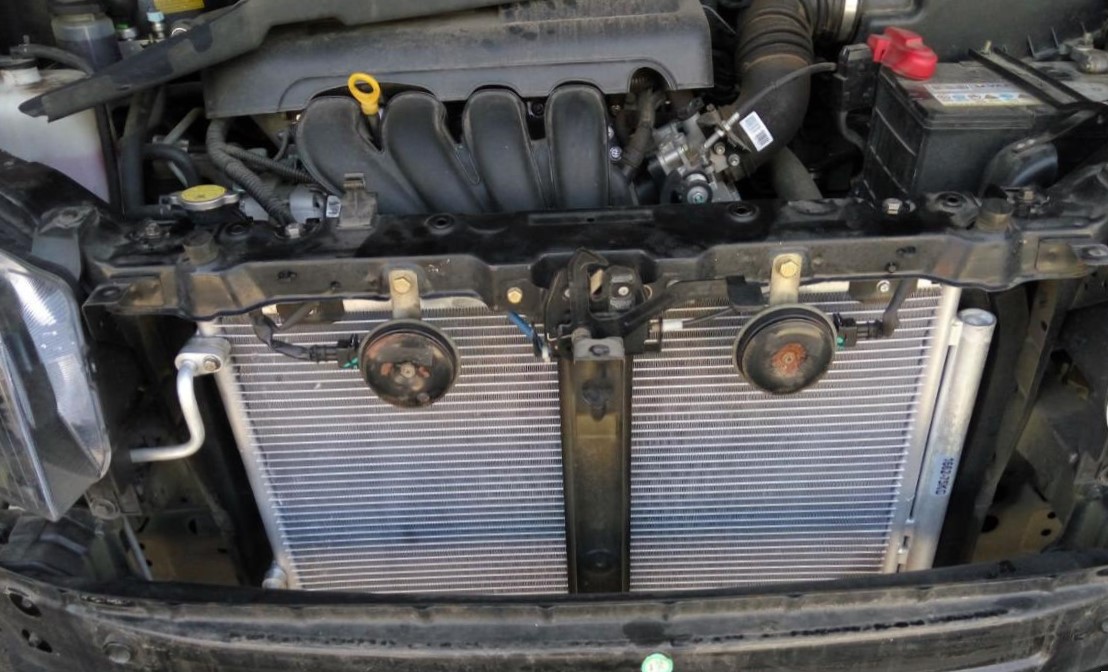 замена радиатора джили