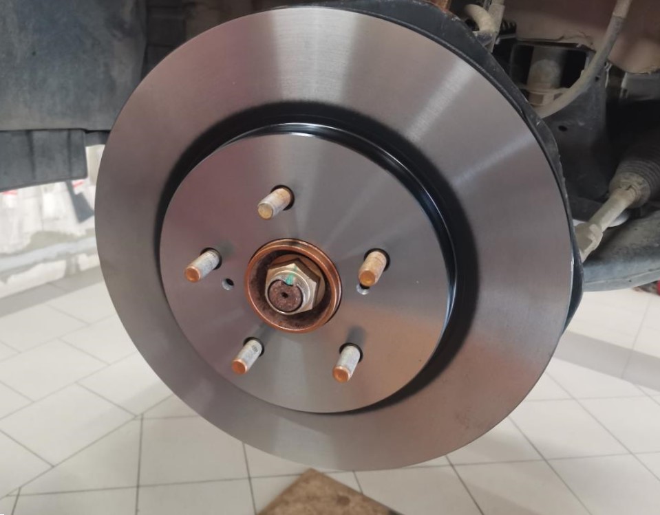 замена тормозных дисков Джили